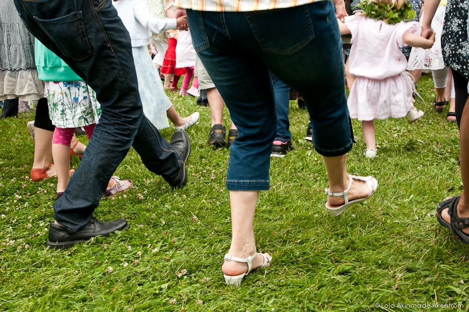 Celebrating Midsummer in Sweden - Photography by Lola Akinmade Åkerström Celebrating Midsummer in Sweden - Photography by Lola Akinmade Åkerström