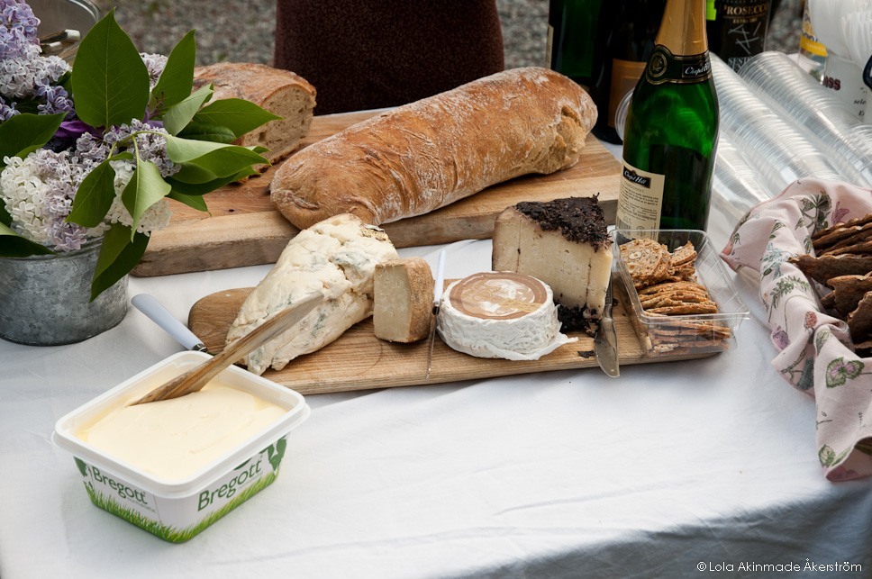 Scenes from a Garden party - Photography by Lola Akinmade Åkerström