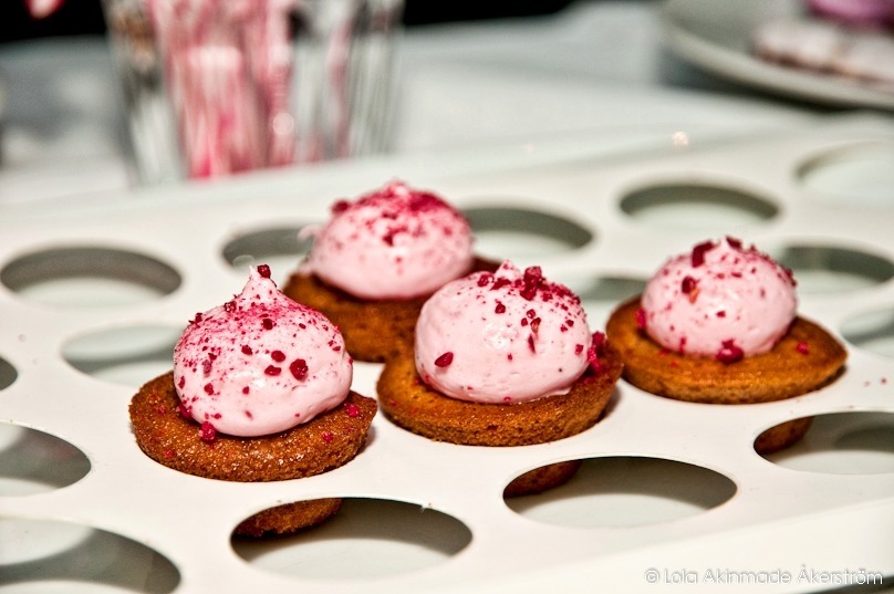 Cupcakes - Food Photography by Lola Akinmade