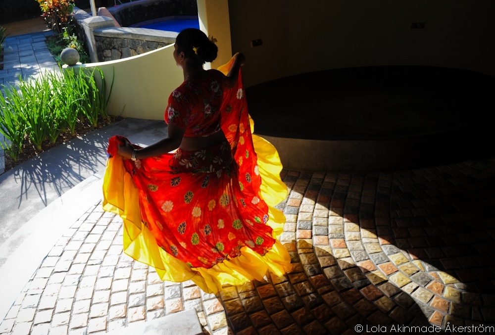 Traditional Sega dancer - Photography by Lola Akinmade Akerstrom