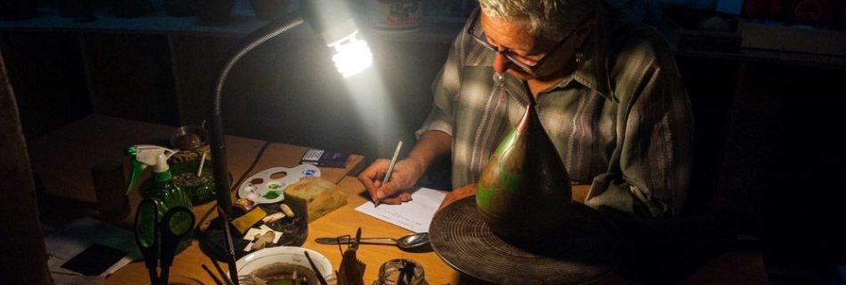 Artist in Plovdiv, Bulgaria - Travel Photography by Lola Akinmade Åkerström