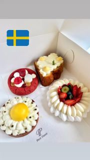 Happy National Day, Sweden 🇸🇪🎉
Celebrating with the perfect treats from @petitplaisir_cafe by @petitplaisir.se 💕

#desserts #nationalday #sweden #gladnationaldag #pastries
