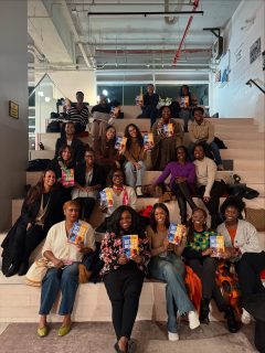 And that’s a wrap of our US @bitterhoneybook hardback tour for 2025! 💙💛

Thank you to the exquisite @_completelybooked for being such a fabulous host and to @ptknitwear for the incredibly cozy space ❤️💛

Thank you to every single one of you who came out in New York!

My heart is full. 

Grab multiple copies of @bitterhoneybook 💙💛 

Share this very special book with your friends and family and bookclubs 🙌🏾

Tell your booksellers to stock it 📚 

Leave your reviews 🌟 🌟 🌟 🌟 🌟 

Thank you for your support! ❤️

#booktour #booklauch #bitterhoney #lolaakinmade #bitterhoneybook