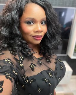 This is 46.

My name => God moves in mysterious ways @u2 / God’s ways are wondrous 

Child of God.
Flower Child.
Virgo.
Free.
Grateful.

💄 @glowbydemz  #birthday #aug24