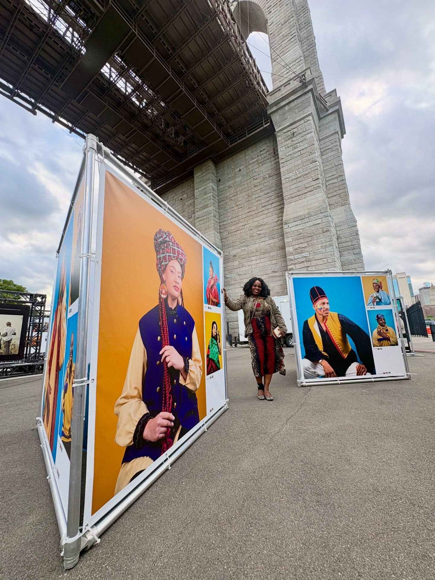 Postcard from New York -> @theafroswede at @photoville, @brooklynbridgepark 🩵💛

More soon…

📸 @pablounzueta_ 

#exhibition #photofestival #afroswede