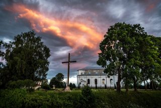 On Ash Wednesday, there were less than twenty people in the service I popped into.

I cried because I knew why the pews were empty. I myself rarely go in person these days and listen to sermons virtually.

The evil people have done in God’s name and keep doing in God’s name continues to drive people away.

People who need that love the most. Who need to see God’s reflection in their neighbors.

Hate, exclusion, delusion, xenophobia, wars, genocides, supremacy… the list, long.

All done in God’s name. The very definition of heresy.

On this Good Friday as I remember a savior who paid the ultimate price, my prayer is that my life continues to be a vessel through my work, purpose, talent.

That even when I stumble, God always reaches out Their hand of love to guide me back. 

A savior who hypocrites today will mistreat the very same way because he was brown. A foreigner in their midst.

That is really all I can do. 

Live a life of testimony so people can rediscover God’s grace and goodness 🙏🏽

#GoodFriday

Photo shot in Ludza, Latgale, Latvia